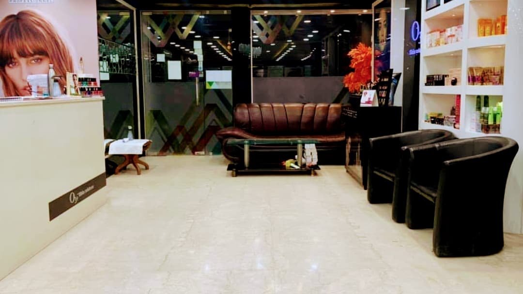 BIG BOSS UNISEX SALON