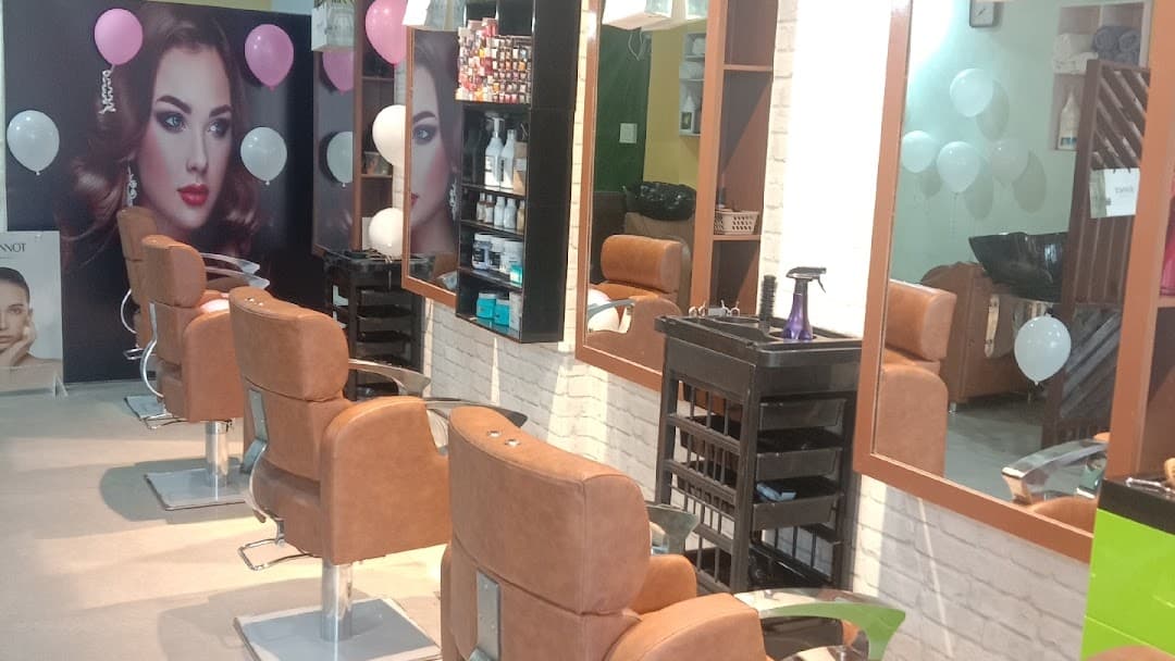 Crystal Scissori Family Salon & Academy