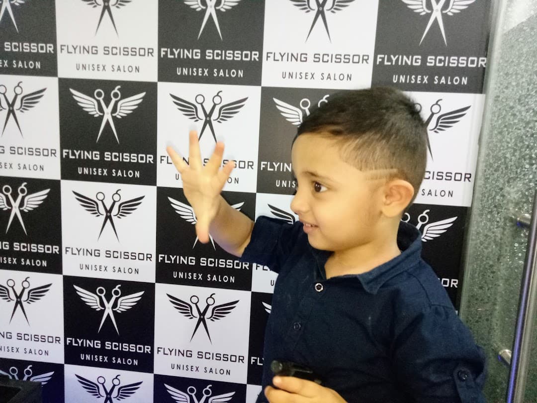 Flying Scissor Unisex Salon