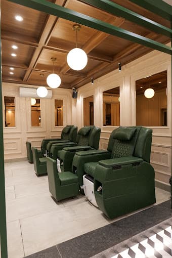 Looks Omaxe World Street, Faridabad