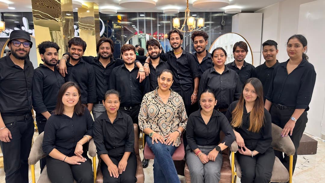 Paris Parkers Unisex Salon