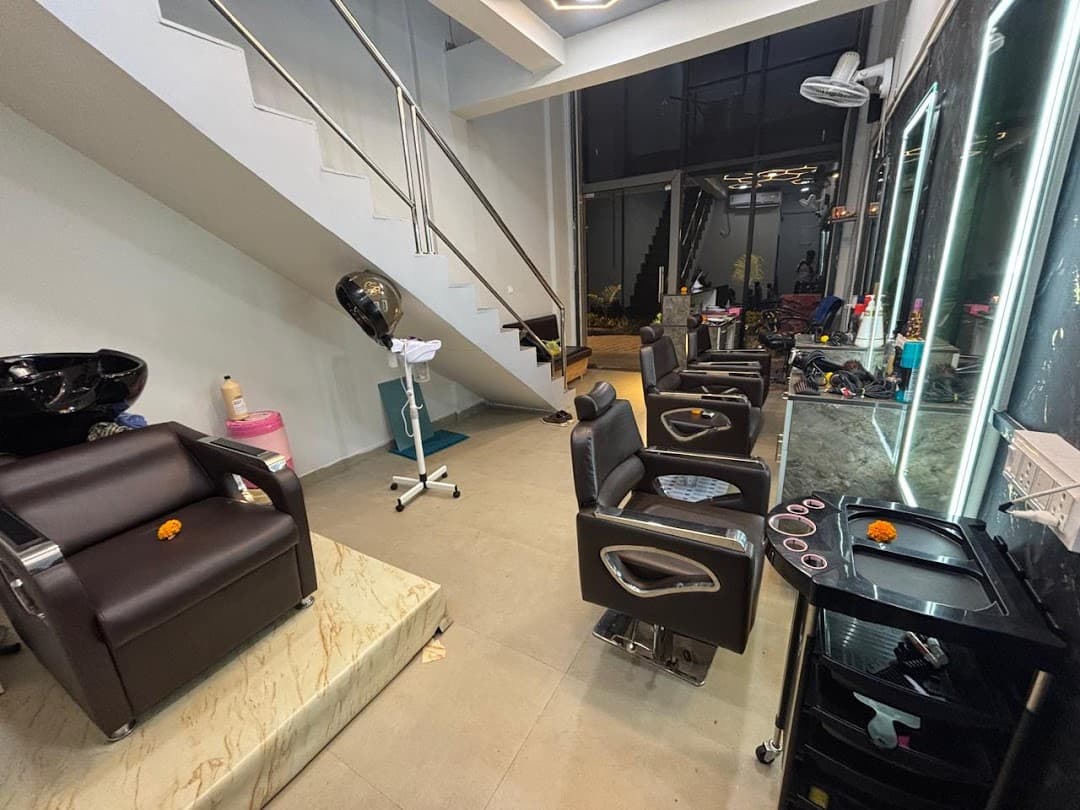 Beyond The Elegance unisex salon