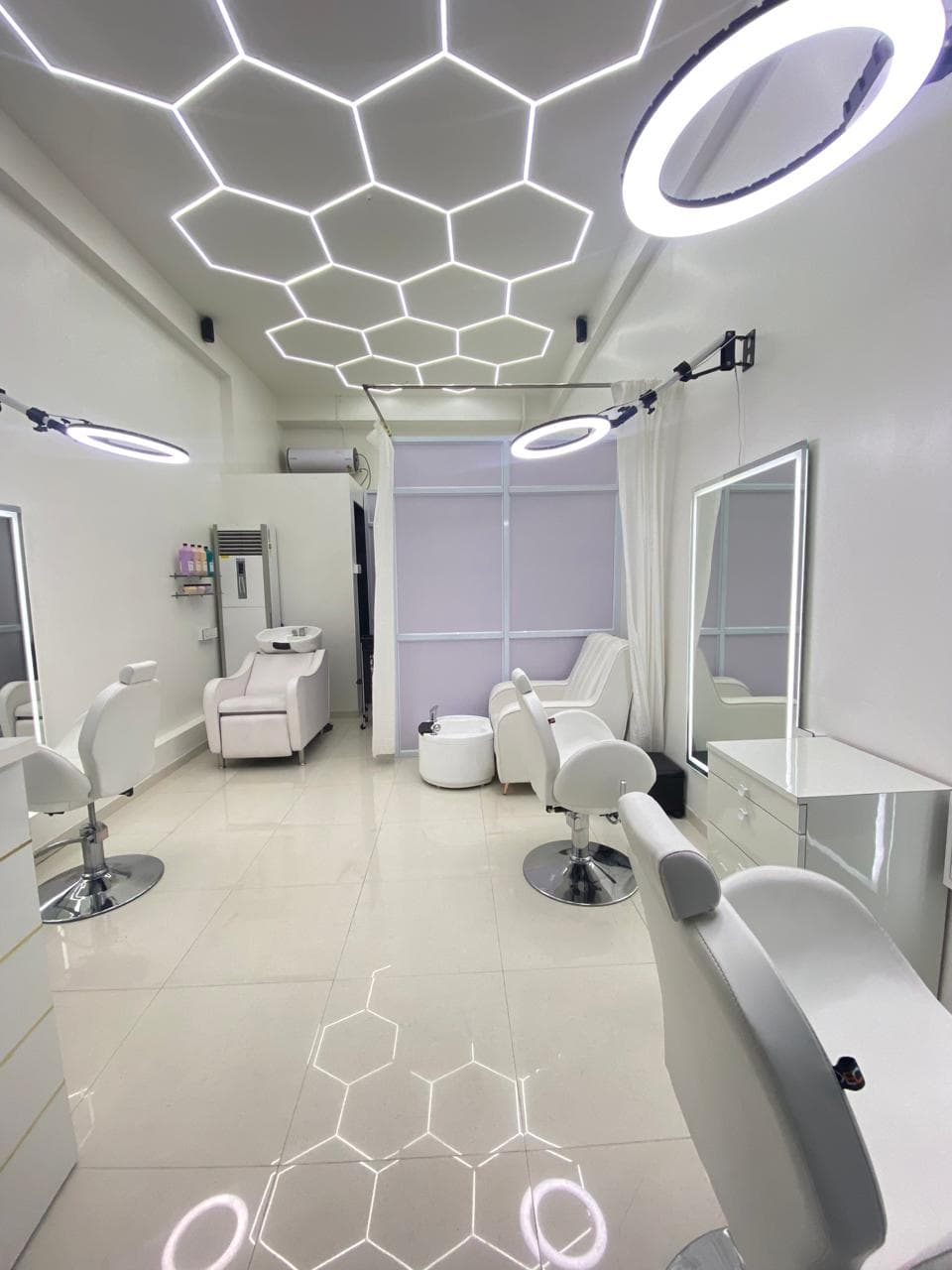 Hair Mining Unisex Salon