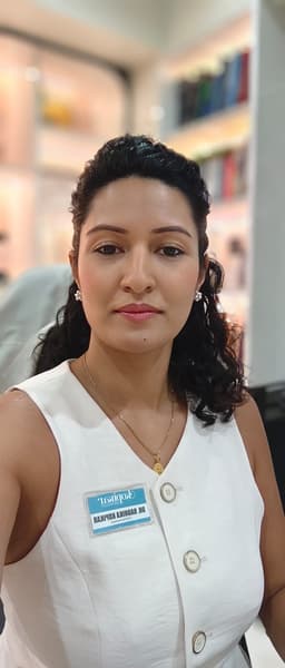 Dr. Radhika Kopikar (MBBS, DDVL) Chief Dermatologist